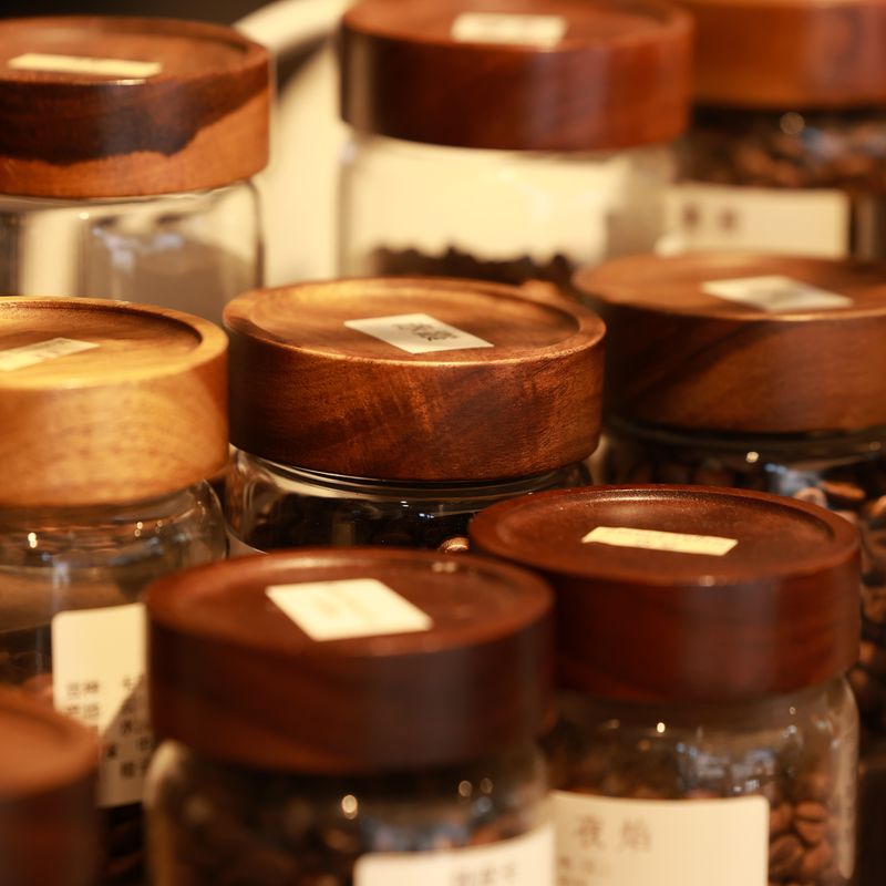 Toples kaca tutup kayu 1 liter